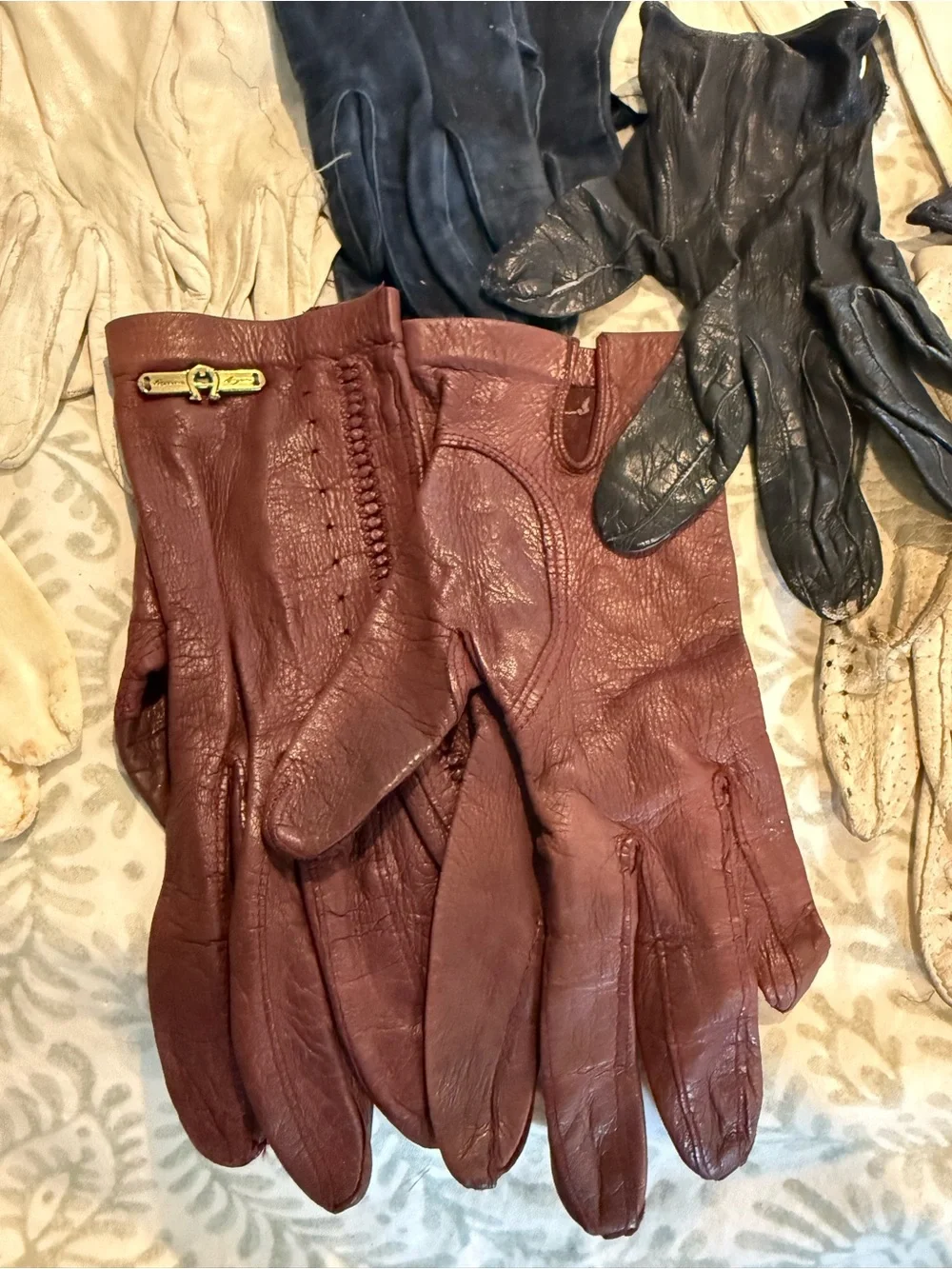 Lot of 17 Antique and vintage Leather long and short gloves
